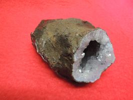 schöne Geode Amethyst 13 cm lang durchgehend