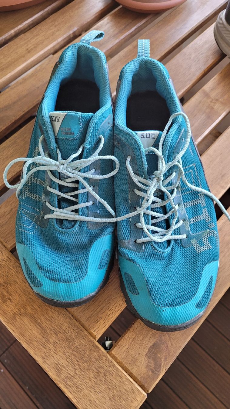 Scarpe da uomo: Chaussures de marche – Usato da Bôle venduto da DamedePic