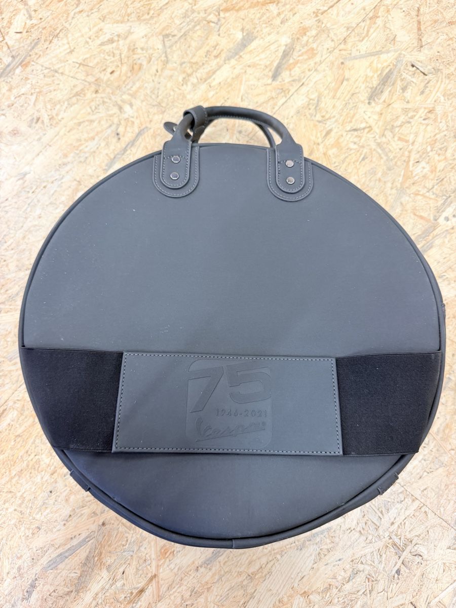 Vespa Topcase: Vespa 75 Jubilee Tasche – Nuovo (secondo la descrizione) da Lachen SZ venduto da dan_yb7d 1