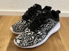 Nike Sneaker Gr. 43 Top Zustand schwarz weiss