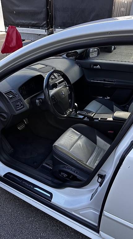 Volvo Autos: Volvo V50 D5 – D'occasion à Ursenbach par flueckigeraedu1 2