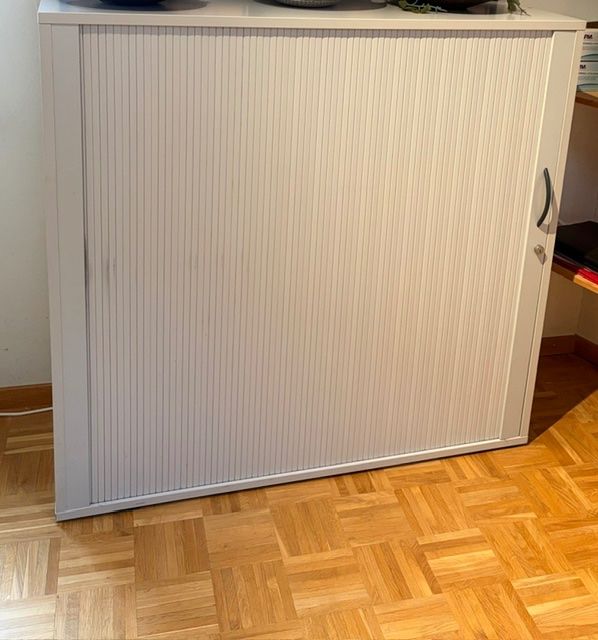 Scrivanie: Hochwertige Büro Möbel – Usato da Oberbuchsiten venduto da Ejustine 4