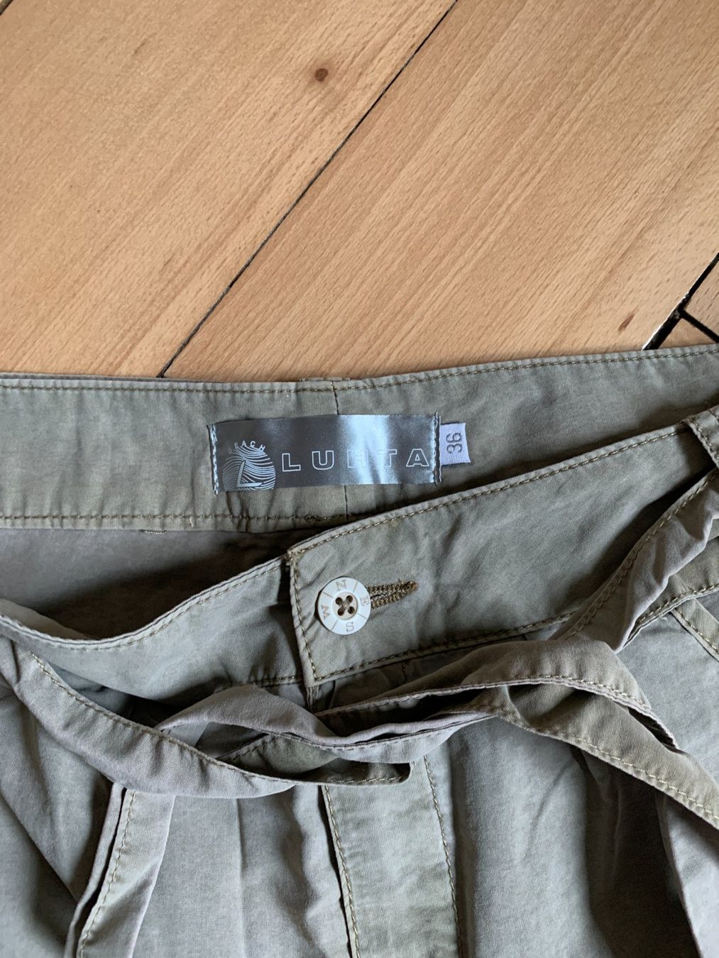 Jupes: LUHTA - Rock taupe 36 – D'occasion à Zürich par Diazaio 1