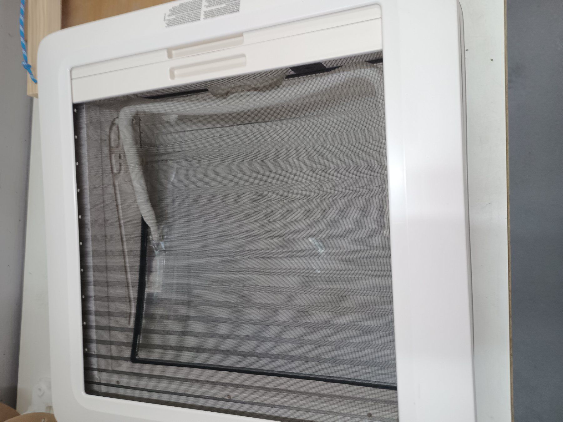 Dometic Fenster: Dometic MINI HEKI  40 x 40 – Gebraucht aus Uzwil von shooter66 3