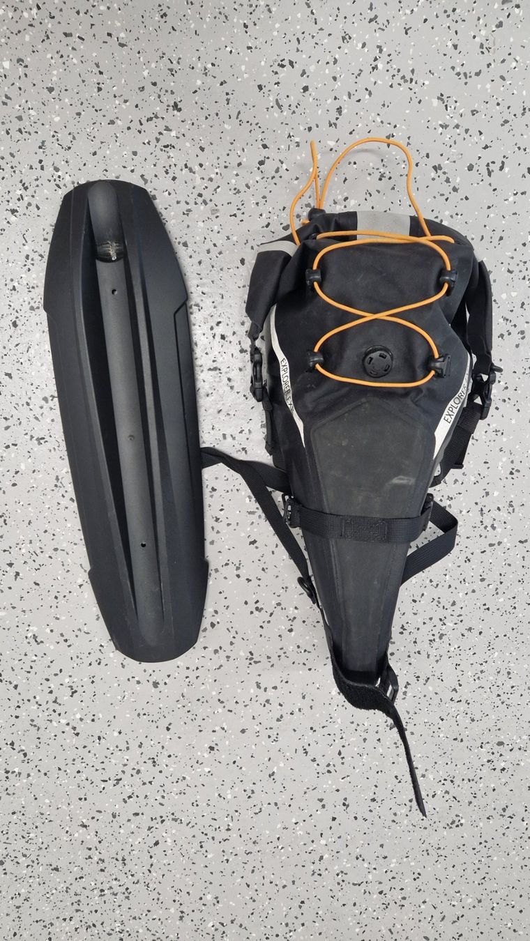 Sacs: SKS Explorer EXP Saddlebag mit Spritzschutz 13L – D'occasion à Walenstadt par jan_dcn2