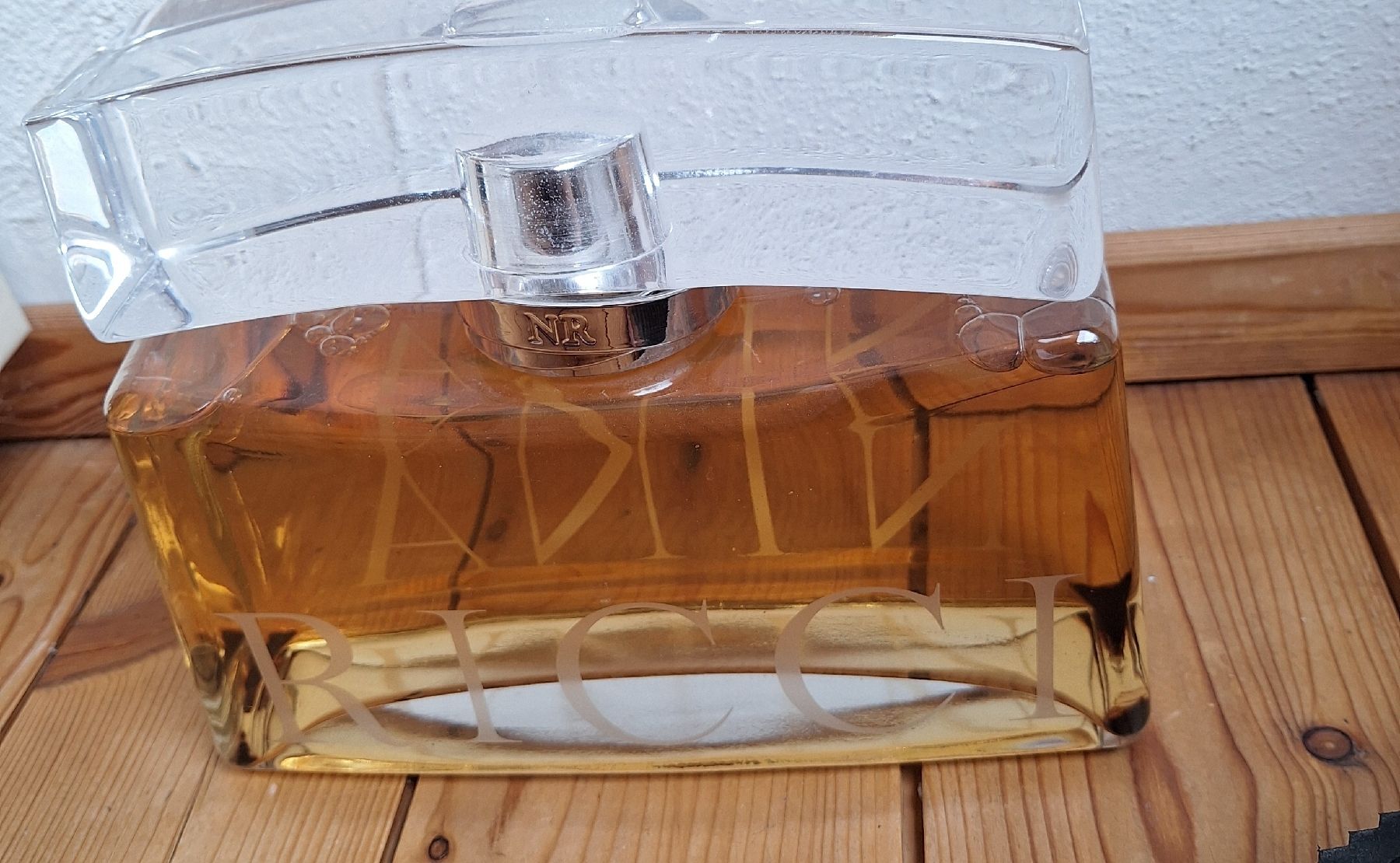 Nina Ricci Flacons: Factise Nina Ricci ab CHF 1.00 – Gebraucht aus Züberwangen von Christine55 1