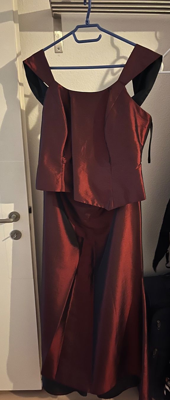 Robes: Wunderschönes Festkleid – D'occasion à Zürich par Daen1515