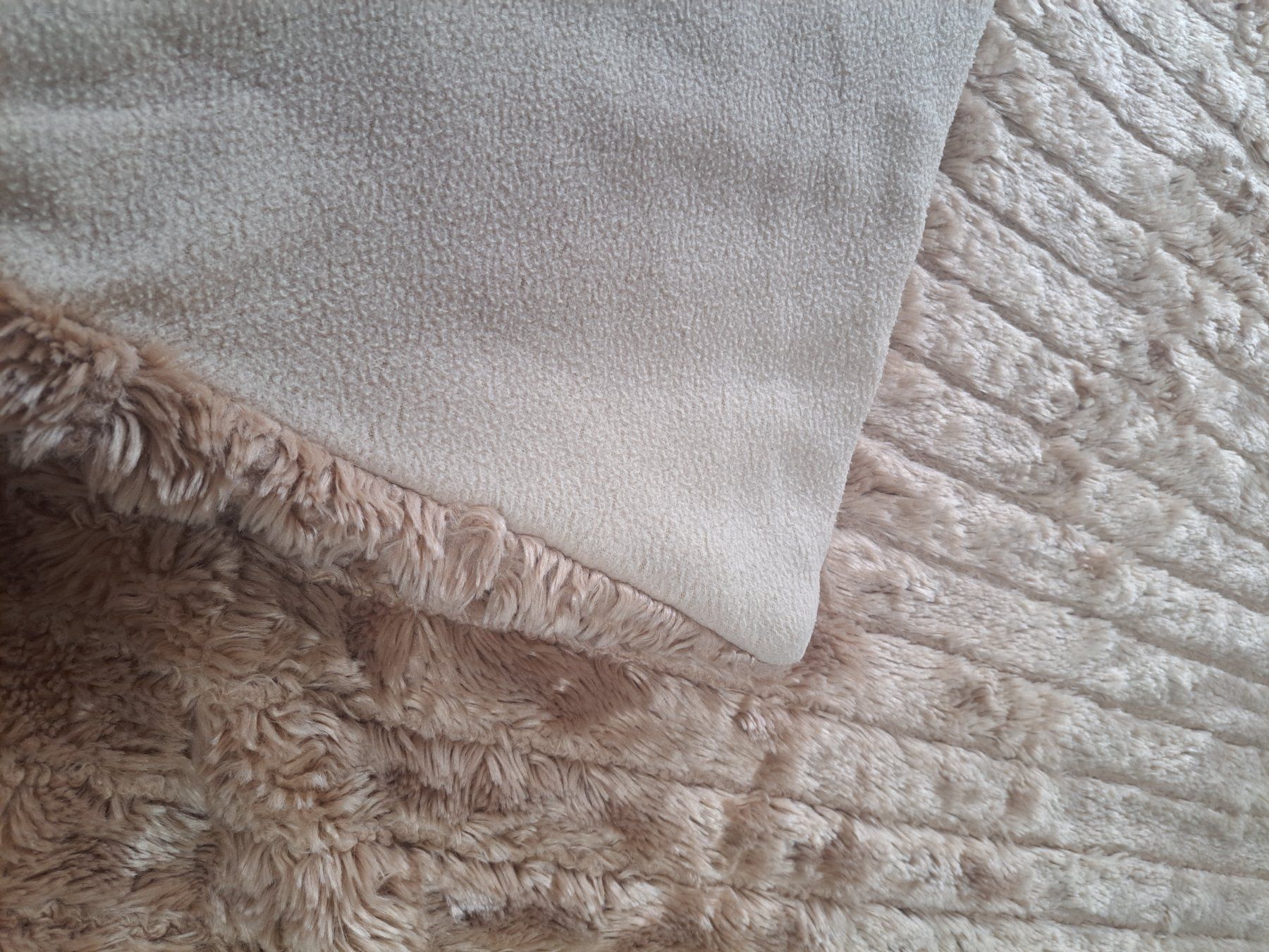 Coperte: Kuscheldecke 2x – Usato da Vella venduto da Cuolm 6