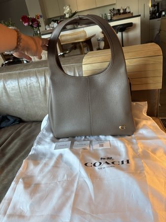 Coach Handtasche Lana Leder taupe NEU
