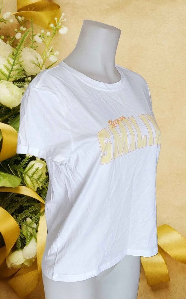 C&A T-Shirts: Weisses T-Shirt "Keep on Smiling" Grösse 38 NEU – Neu und originalverpackt aus Aarburg von Hystoria 1