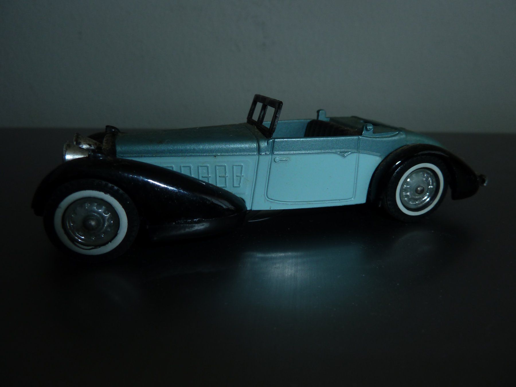 Modellautos: 4 OLDTIMER  MODEL-AUTOS – Gebraucht aus Thalwil von Kumawa0 1