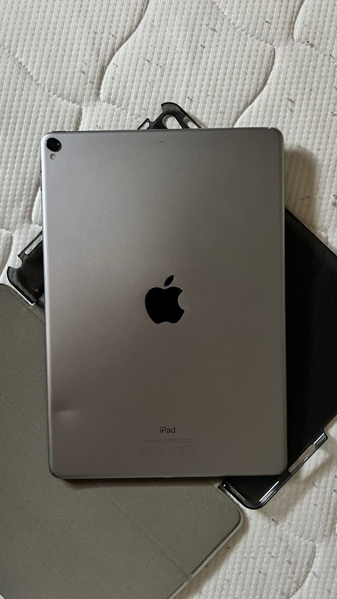 Apple Tablet PC: iPad Pro 10.5 (2017) – Usato da Langnau am Albis venduto da Shankar94 1