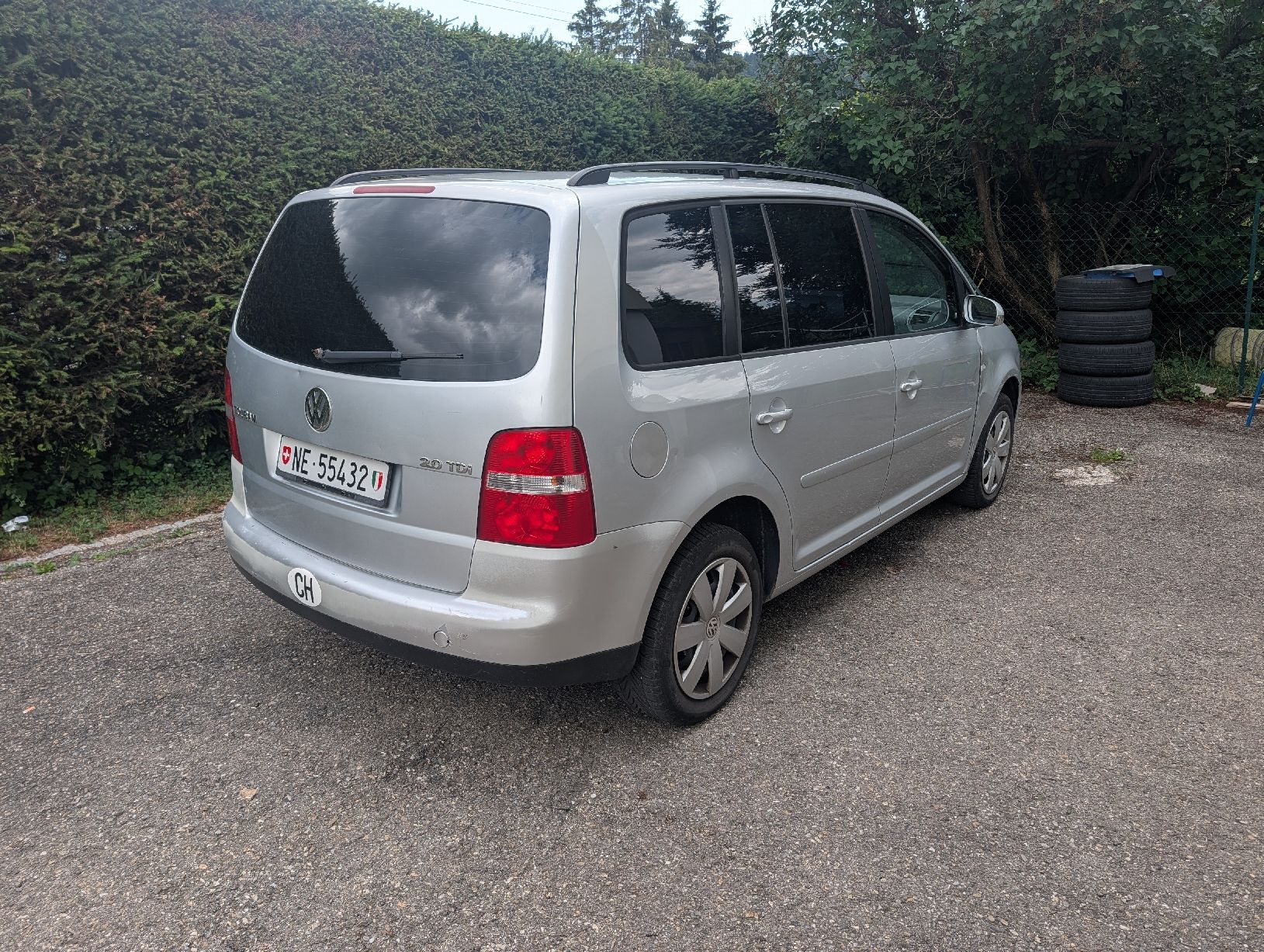 VW Autos: Touran 2.0tdi Automatic – D'occasion à Le Locle par flo_5856 2