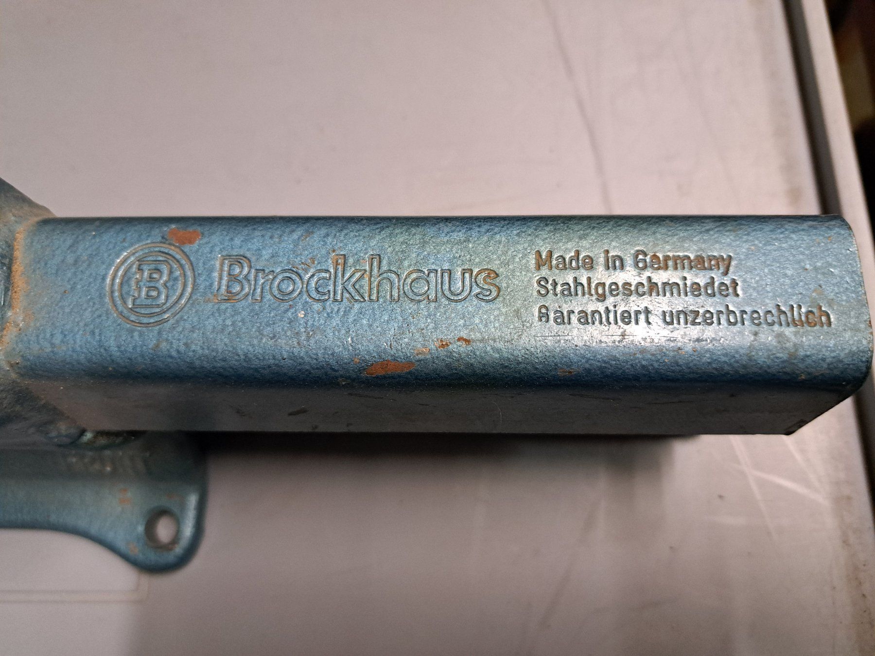 Alle Werkzeuge: Schraubstock gross  " HEUER" – Gebraucht aus Bern von Patinaa 1