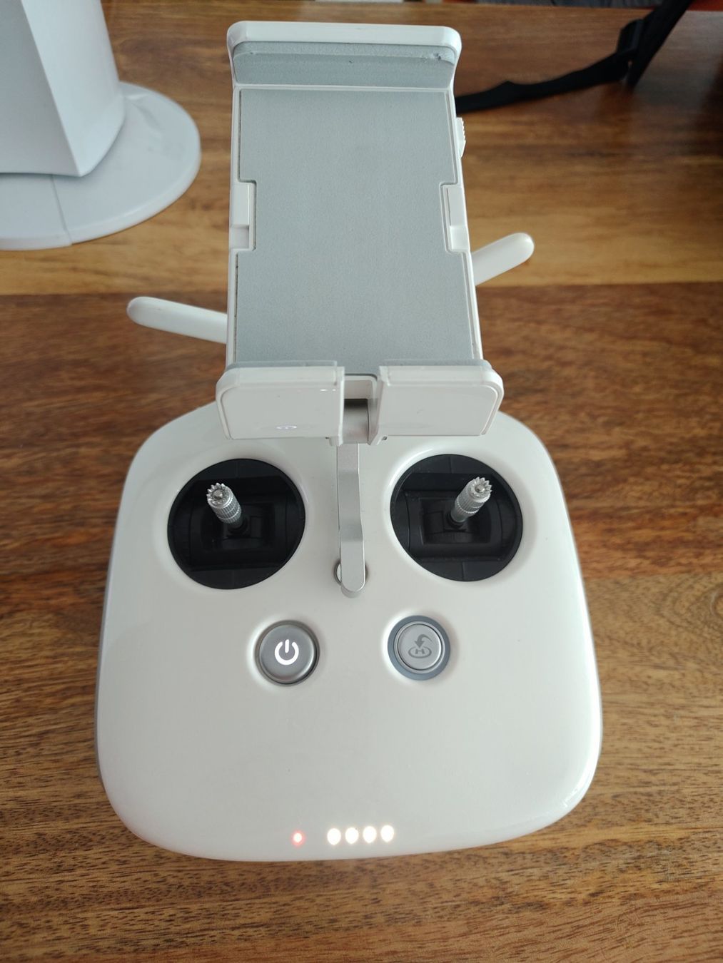 DJI Telecomandi: DJI Phantom 4 pro Fernsteuerung – Usato da Starrkirch-Wil venduto da Manu_aka_sell