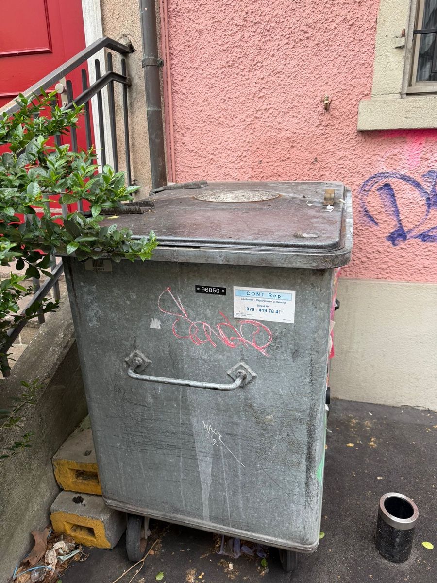 Sonstiges für Büro & Gewerbe: 770L Container – Gebraucht aus Strengelbach von KW.