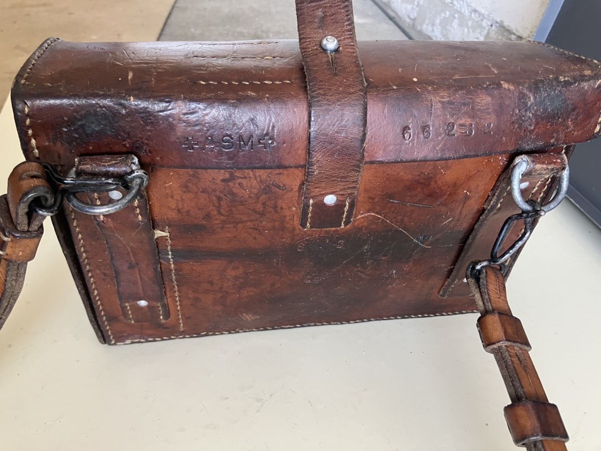 Schweizer Armee Taschen: Sanitätstasche Schweizer Armee antik – Gebraucht aus Lachen SZ von rolosch