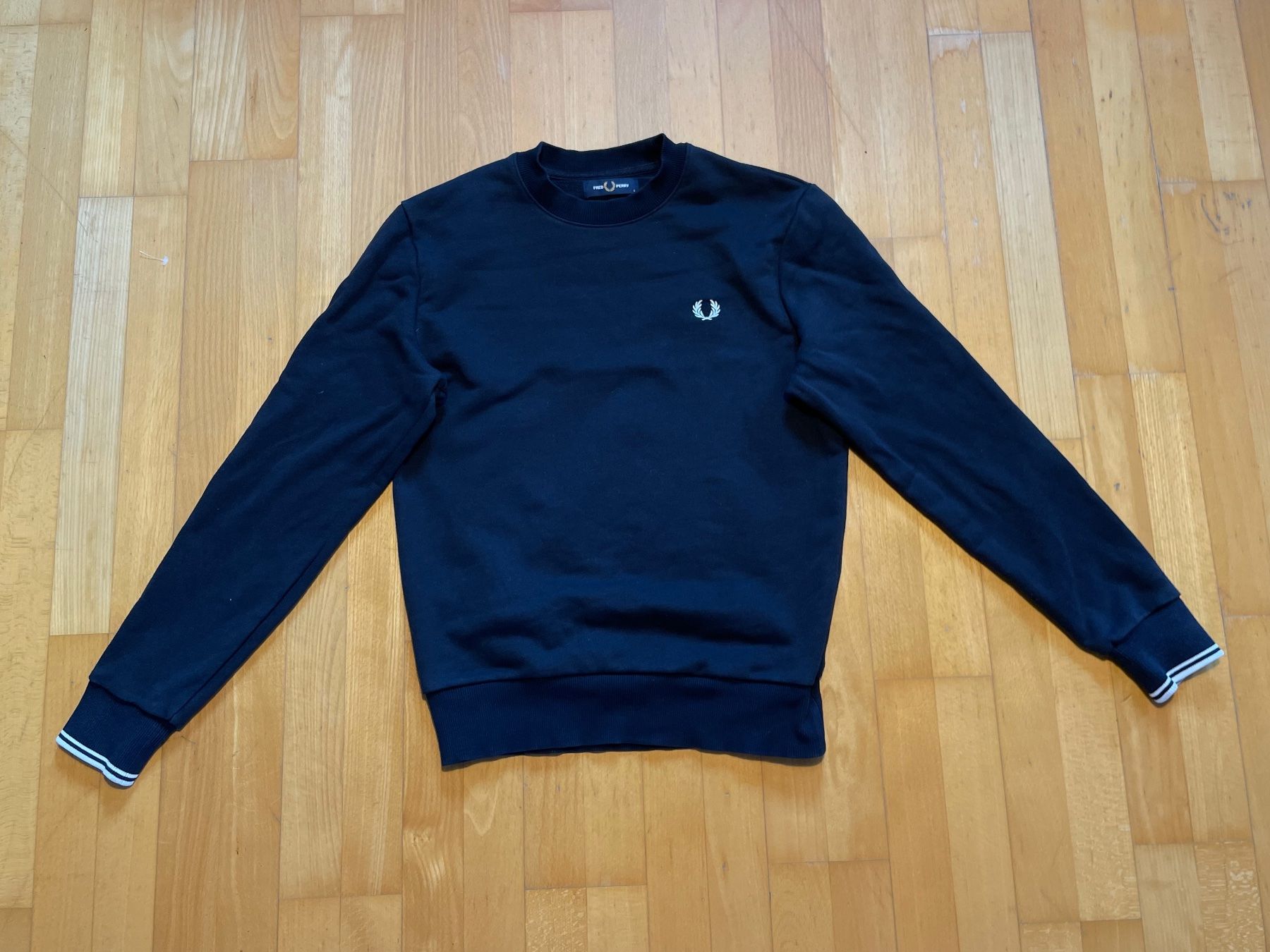 Fred Perry Pullover & Sweatshirts: Fred Perry Pullover Sz S – Gebraucht aus Zürich von le_souk