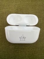 Apple AirPods Pro Ladecase weiss mit Gravur gebraucht