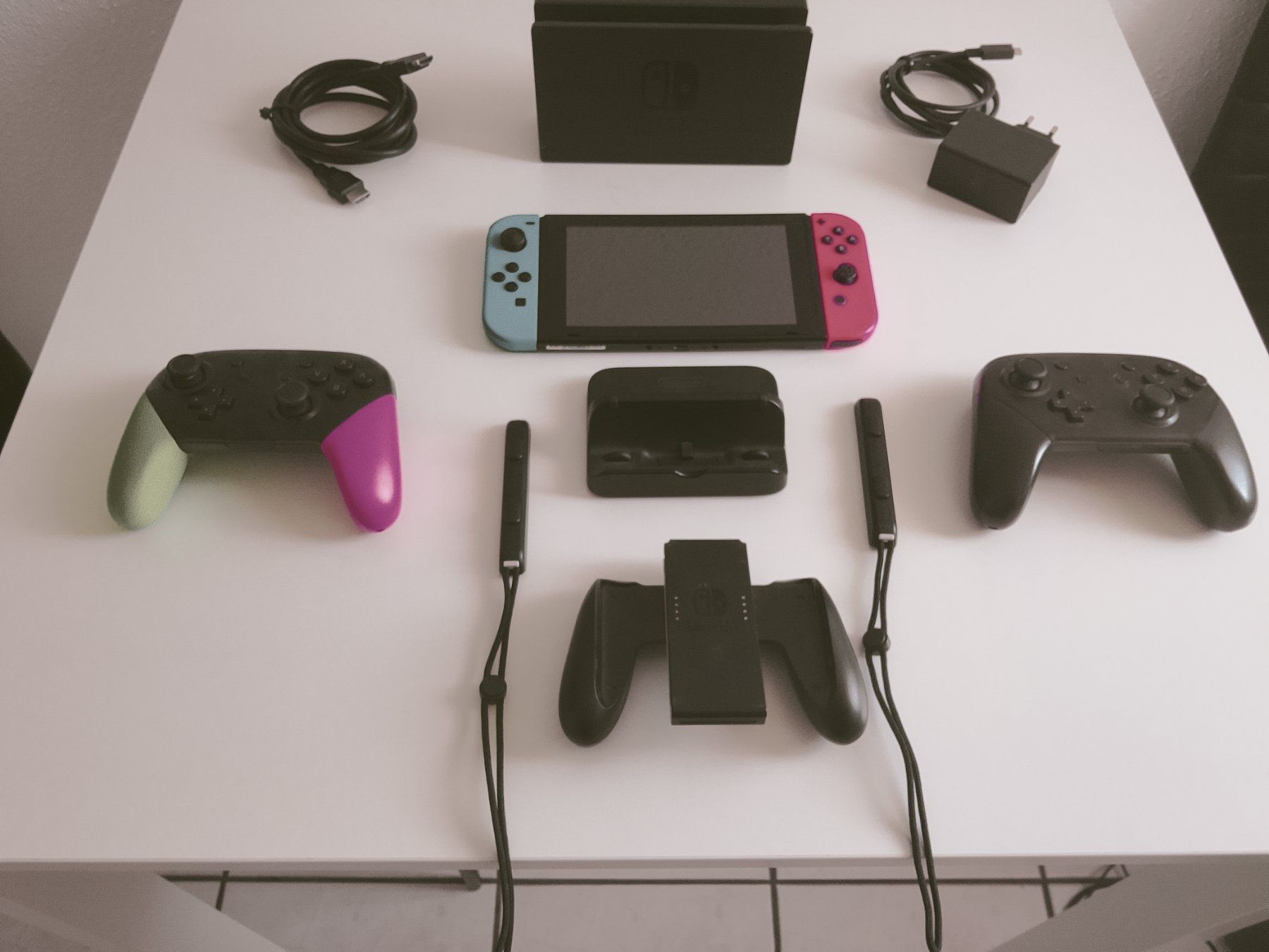Nintendo Console: Nintendo Switch Rot/Blau – Nuovo (secondo la descrizione) da Niederbipp venduto da DeeJayEroo 3