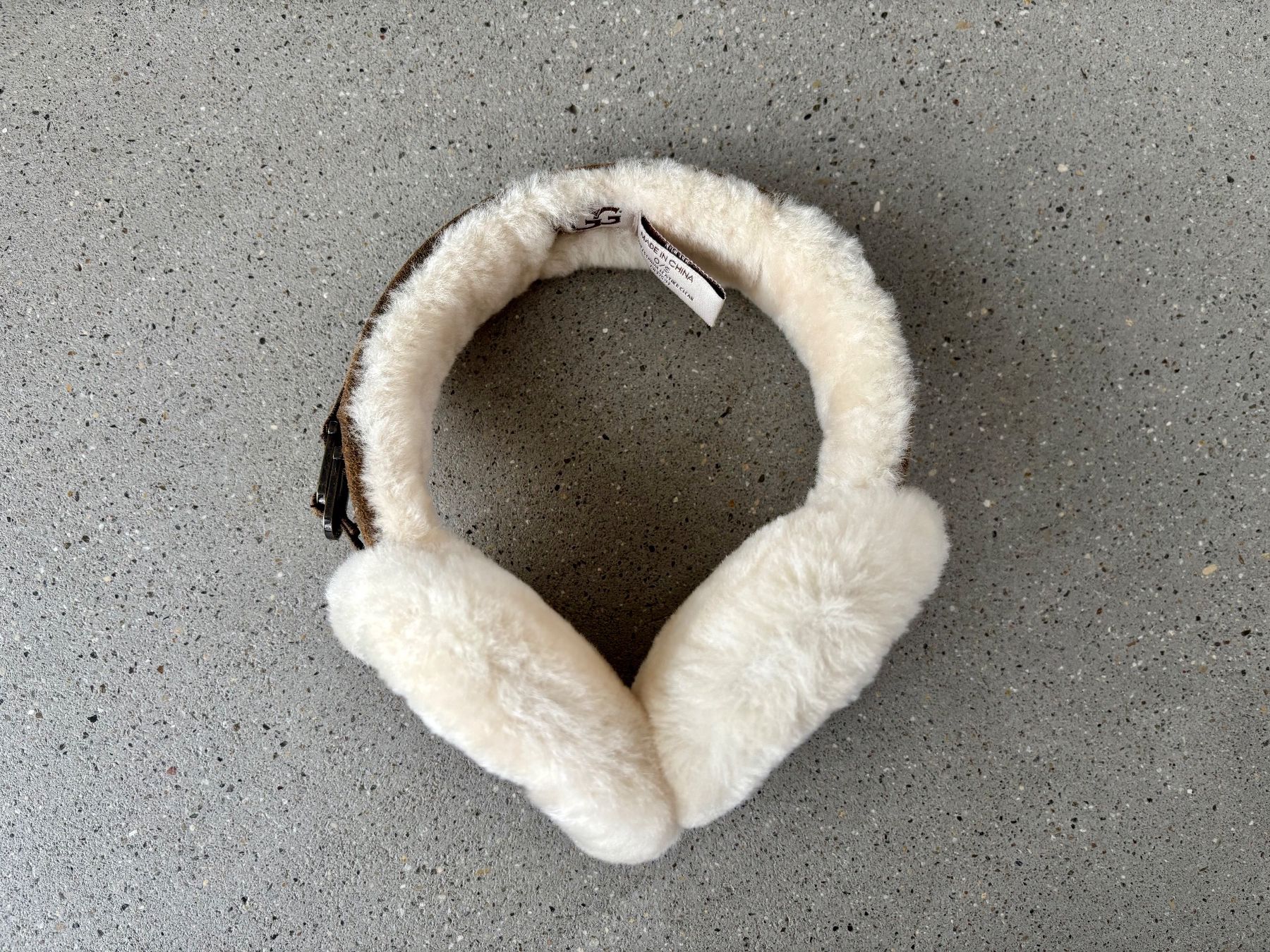 Ugg Copricapi, berretti & cappellini: UGG Ohrenwärmer, wie neu – Usato da Heerbrugg venduto da delpietro 1