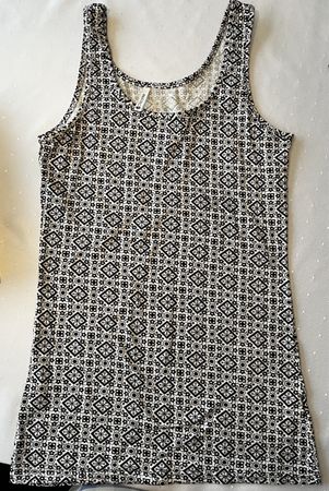 Sommertop schwarz weiss gemustert Grösse S