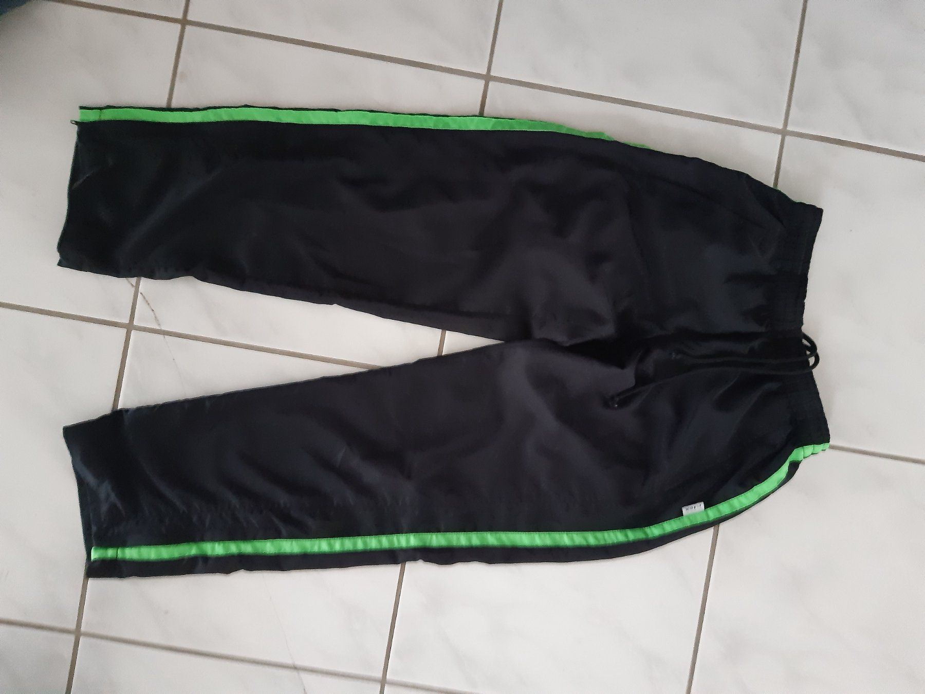 Pantaloni: Trainerhose Grösse 152 – Usato da Mülligen venduto da gipseli