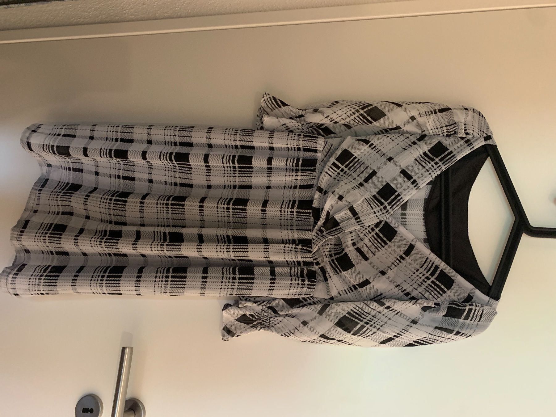 Vestiti: Flowy dress – Nuovo (secondo la descrizione) da Zürich venduto da Alpen209 1
