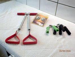 Physiogeräte zur Aktivierung der Feinmotorik etc.