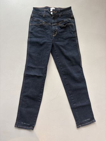 Closed Pedal Pusher Jeans Dark Blue Like New