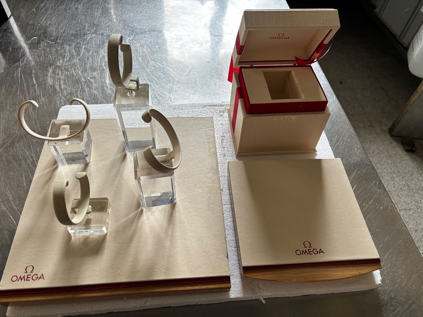 Omega Orologi: Stand Display für Uhr oder Schmuck 1 Omega Box – Usato da Wilderswil venduto da Feldbach 6