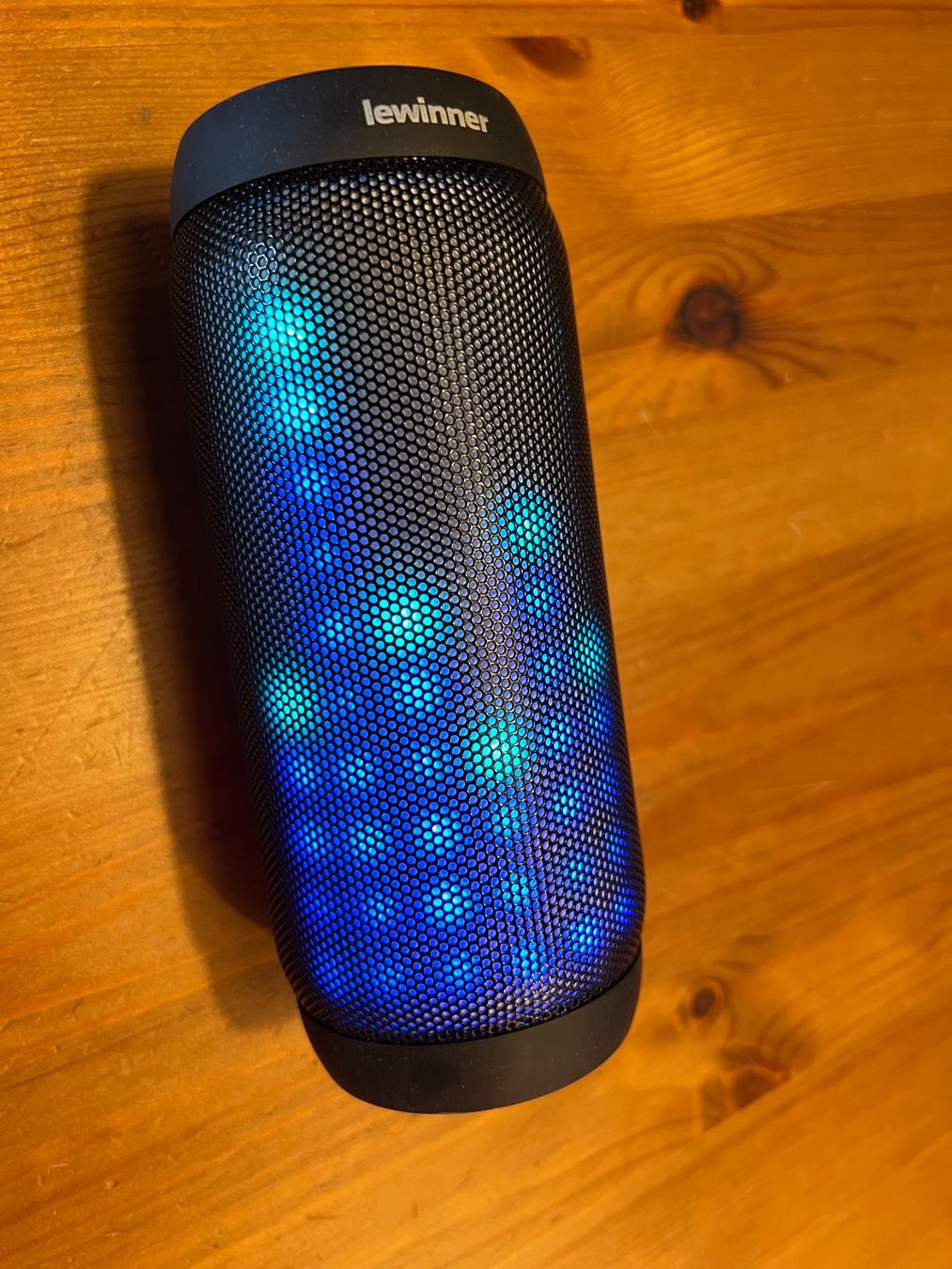 Casse acustiche: Lewinner Bluetooth Lautsprecher mit LED Anzeige – Usato da Uster venduto da Stoessda