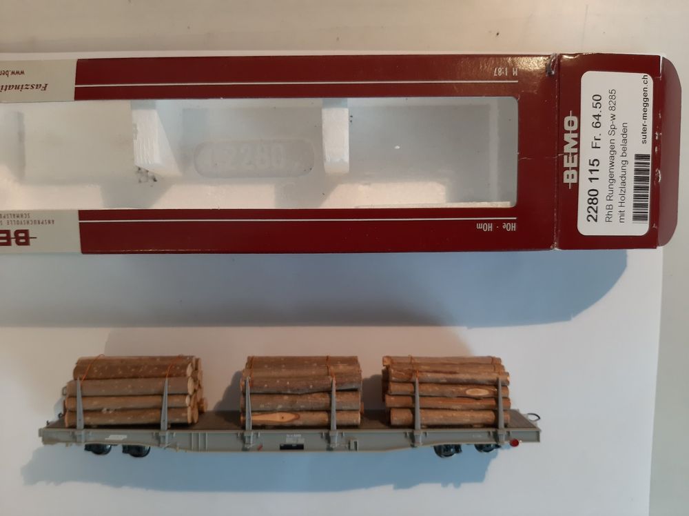 Bemo Modelleisenbahnen: Bemo H0m 2280 115 RhB Sp-w 8285 Rungenwagen mit Holzladung – Gebraucht aus Thun von Schwarzsee48