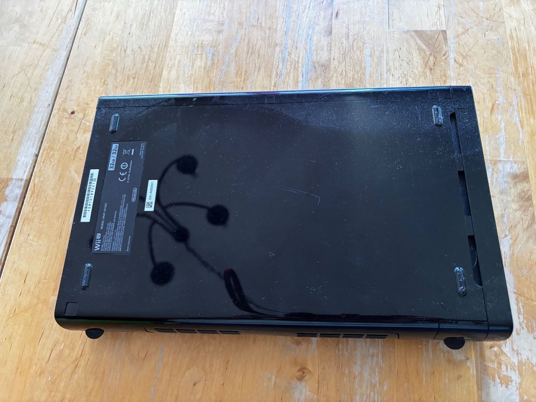 Nintendo Console: WiiU Konsole mit 1 Game – Usato da Frenkendorf venduto da Fionchen 6
