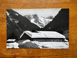 Alte Ansichtskarte von Gstaad, gelaufen 1953