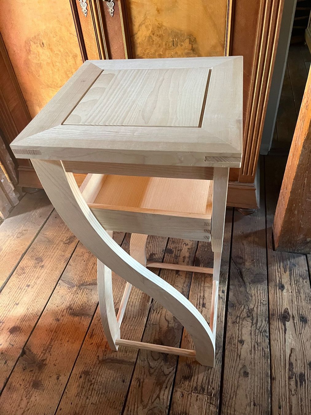 Tische: Designmöbel, handgefertigt – Gebraucht aus Bern von Vineb