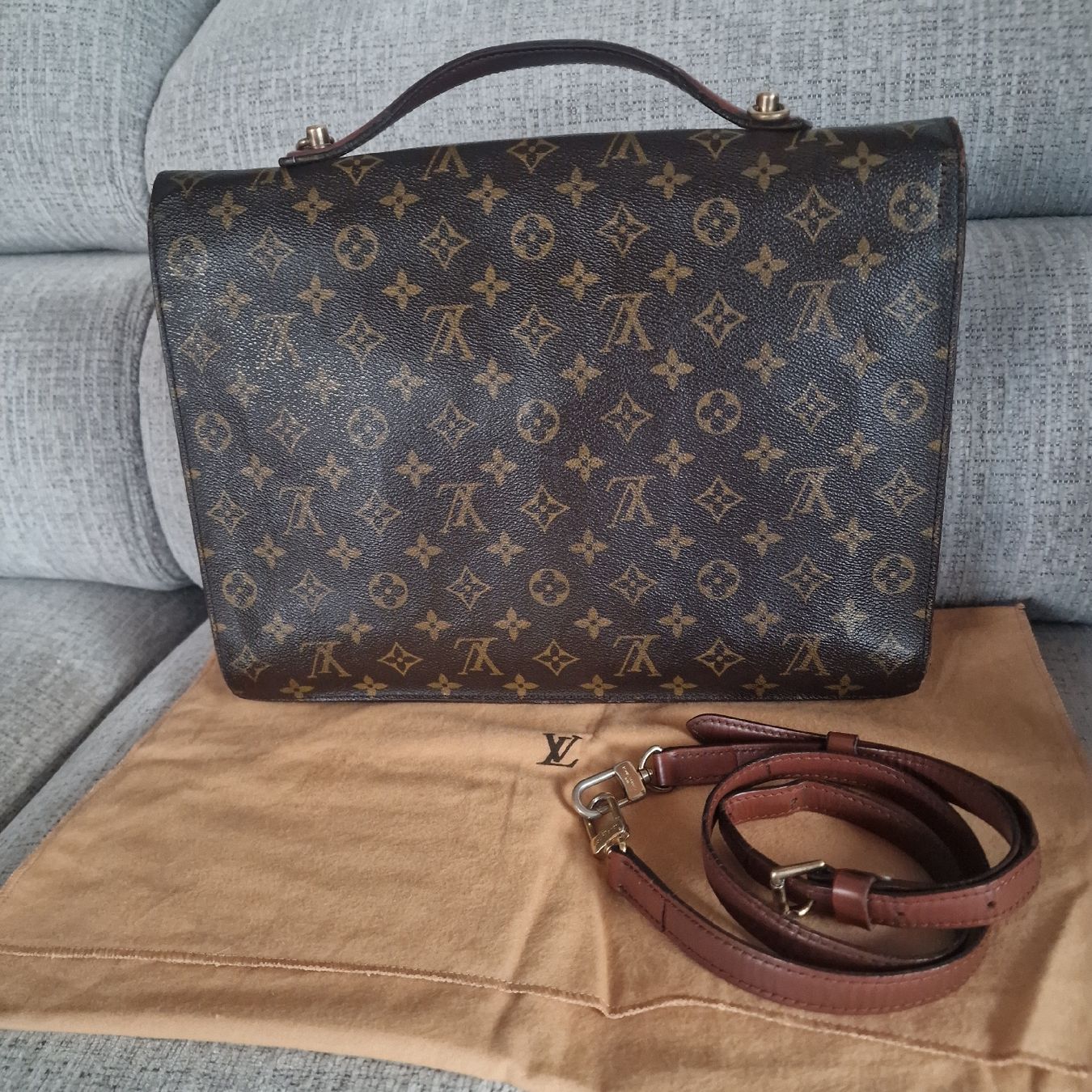 Louis Vuitton Valigie & Borse: Louis Vuitton Serviette Ambassadeur - mit Schultergurt – Usato da Effretikon venduto da 84CK 1