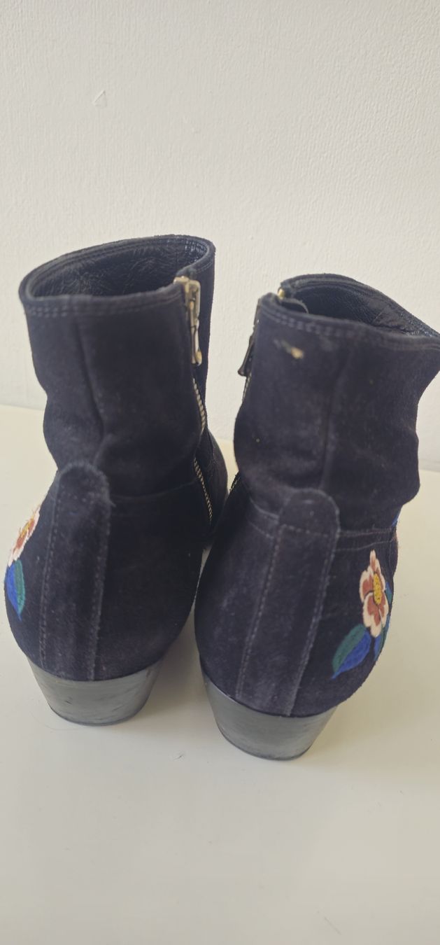 Scarpe da donna: Henderson handgefertigte Wildleder Stiefeletten Gr. 38 – Usato da Luzern venduto da TausendD 3