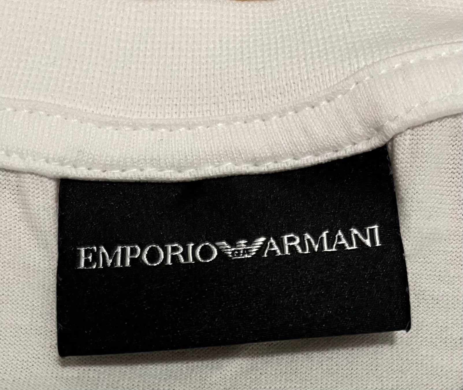 Armani T-shirt: Emporio Armani – Nuovo (secondo la descrizione) da Wallisellen venduto da dpn_zlh9 1