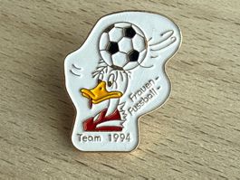 Pin Frauenfussball Team 1994