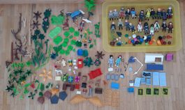 Viele Playmobil Figuren und Zubehör