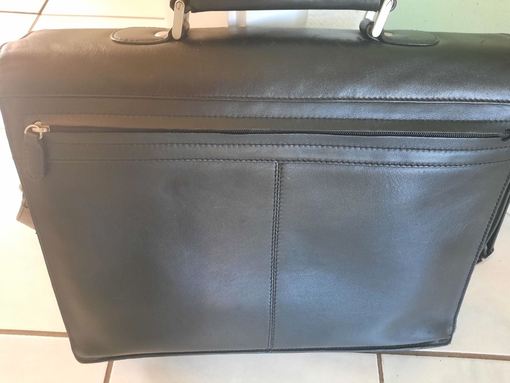 Valigie & Borse: PORTE-DOCUMENTS, en CUIR, Avec LOGO VW – Usato da Le Locle venduto da marylise01 7