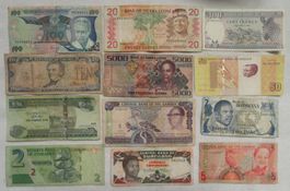 12 alte Banknoten aus Afrika