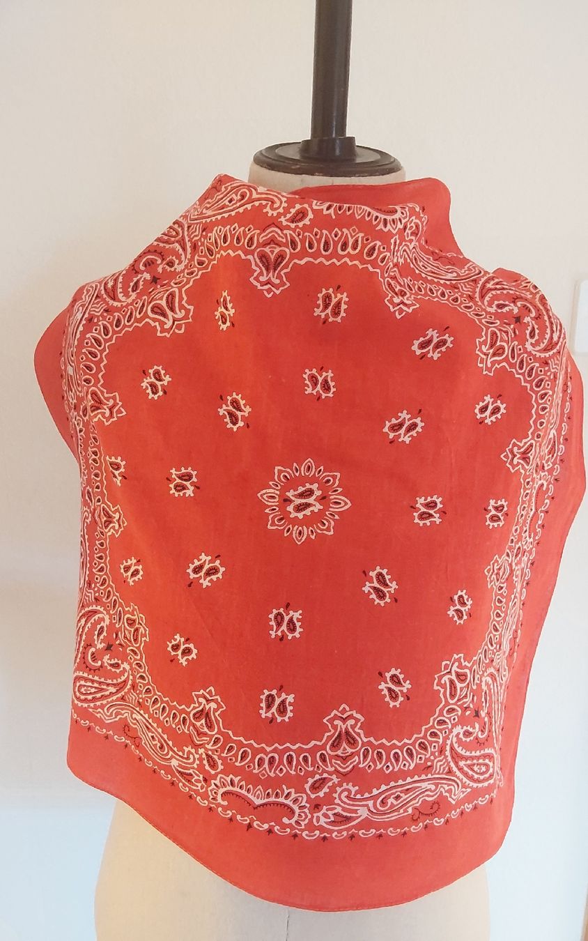 Foulards, Tücher & Schals: Baumwolltuch quadratisch rot – Gebraucht aus Köniz von scopello12 1