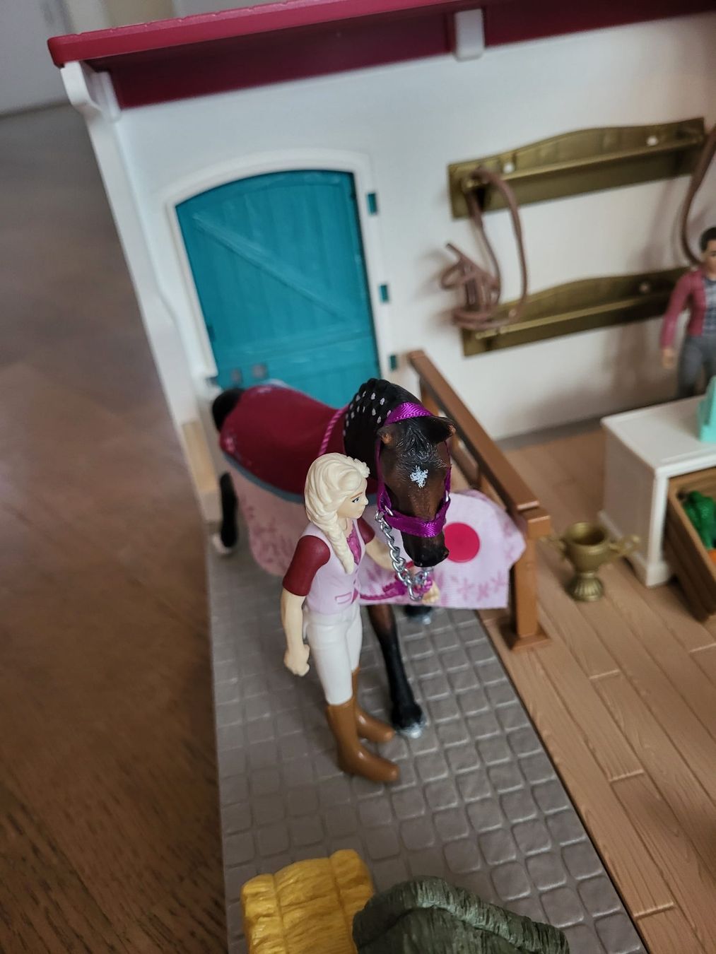 Schleich Giocattoli: Schleich Reitshop – Usato da Bergdietikon venduto da Tigerstyle 4