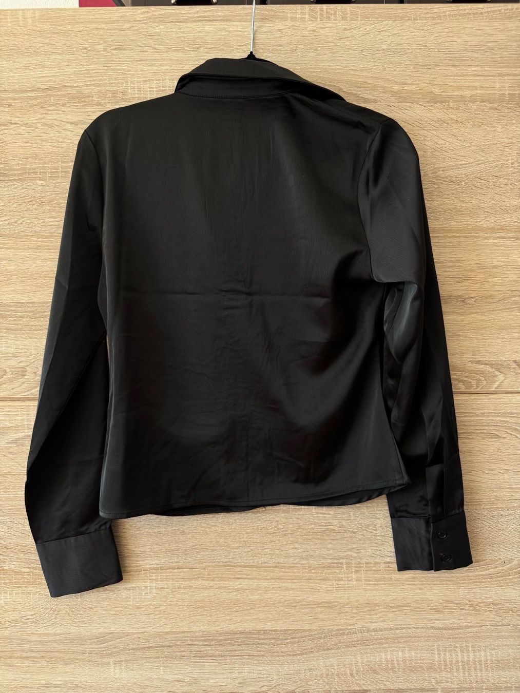 Zebra Camicette: Chemise noire satinée – Usato da Montreux venduto da Izapechee 5