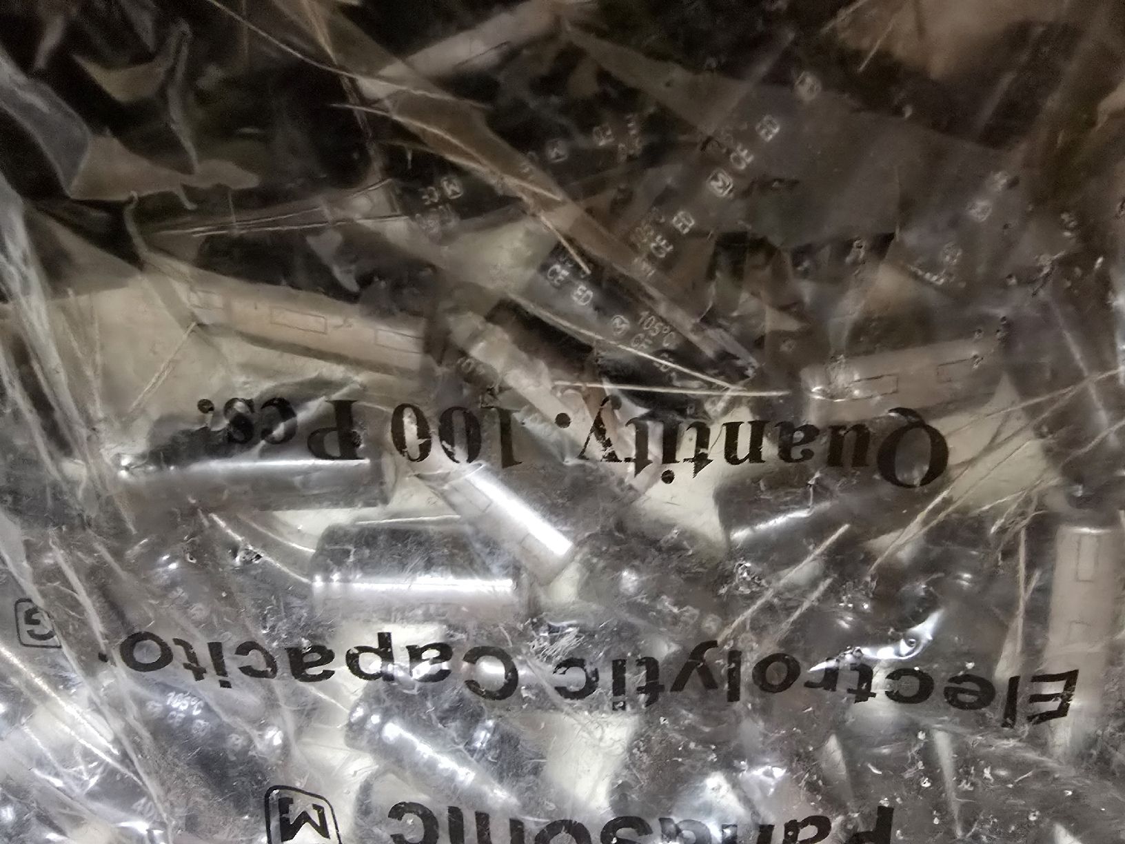 Panasonic Componenti elettronici: Kondesator 22uF 400Volt Panasonic capacitor – Nuovo e nell'imballaggio originale da Lenzburg venduto da cameleoncolor 7