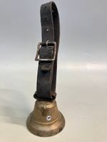 Alte Kleine Glocke mit Riemen