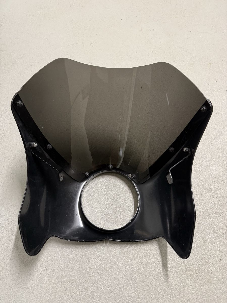 Harley-Davidson Tutti i ricambio per moto: Motorrad Scheinwerfermaske mit Windschild – Usato da Schachen LU venduto da Jenny_geen 1