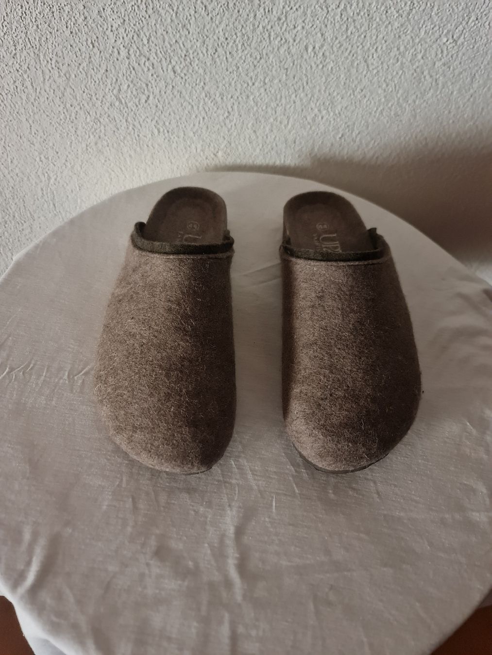 Scarpe da uomo: Hausschuhe,  Grösse 44 Nagelneu – Nuovo e nell'imballaggio originale da triengen venduto da fad_g29d